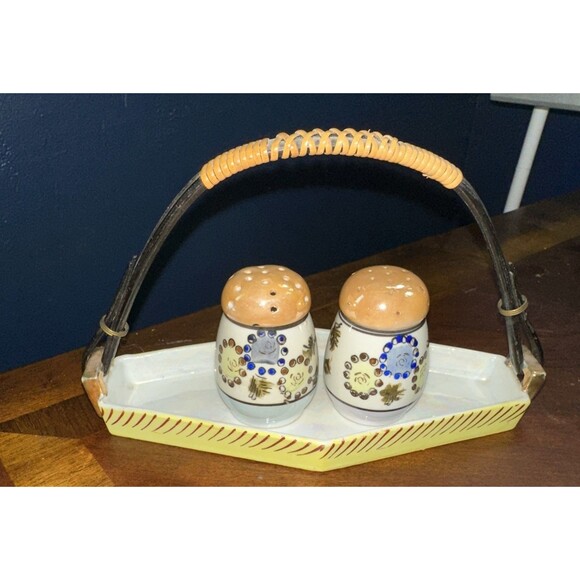 Vintage Salt and Pepper Shaker with Tray Made in Japan Hand Painted 2.5" Shakers - Picture 1 of 10